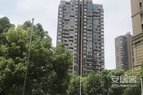 上海灘花園優(yōu)點(diǎn) 不足,上海灘花園怎么樣,上海灘花園周邊房產(chǎn)中介經(jīng)紀(jì)人評價(jià)